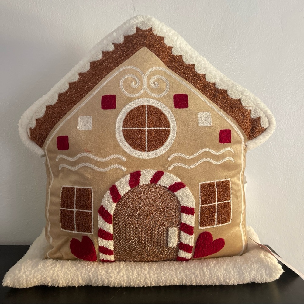 Cupcakes & Cashmere Gingerbread House Pillow NWT 18”